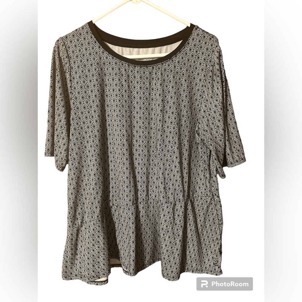 Cuddl Duds Flexwear, 3/4 sleeve Asymmetric Peplum Tops, New No Tags